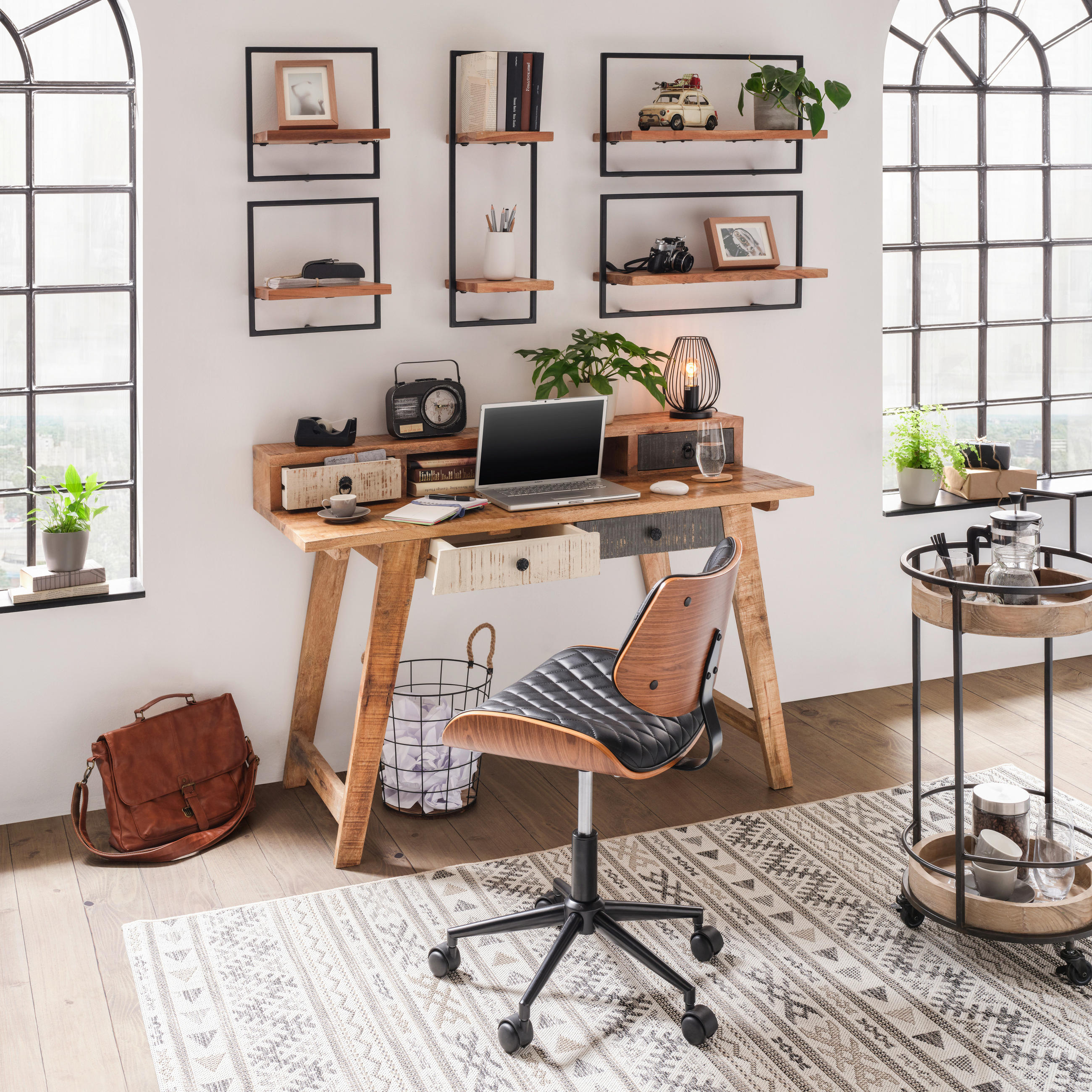 asztali-lampa-dioder-fekete-lifestyle-fe