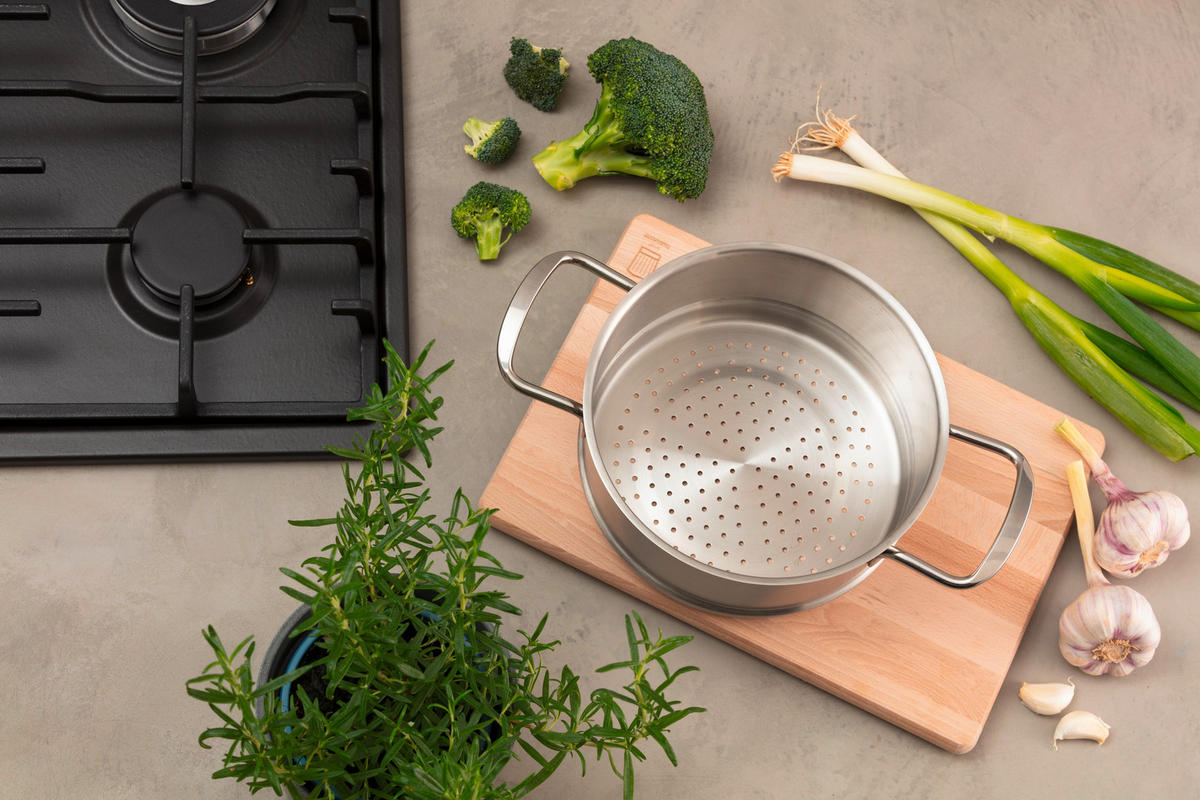 Accesoriu gătit la aburi 2,5 L 20 cm  - culoare inox, Design, metal (20cm) - Chefkoch+Fackelmann
