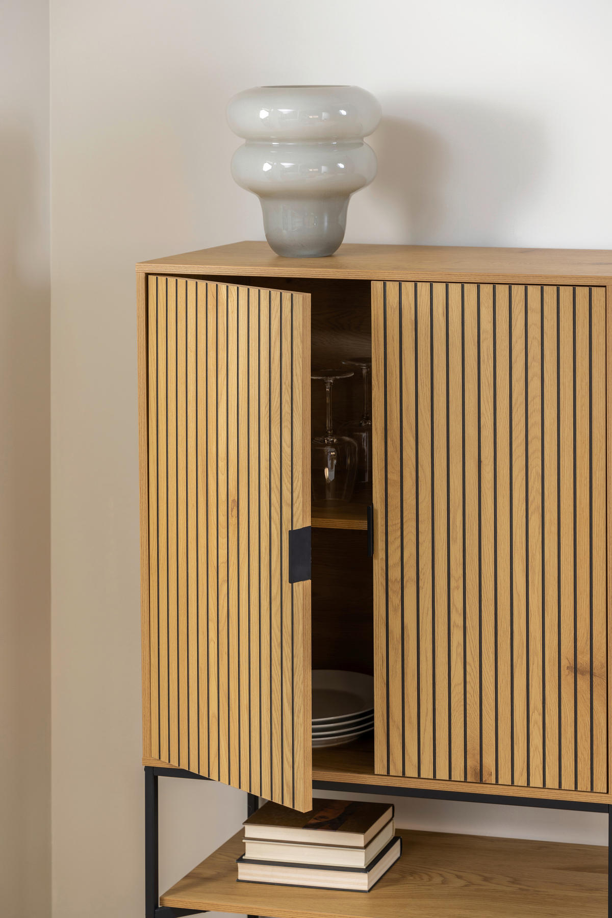 VISOKA KOMODA, barve hrasta  - črna/barve hrasta, Design, kovina/leseni material (80/140/40cm) - Livetastic