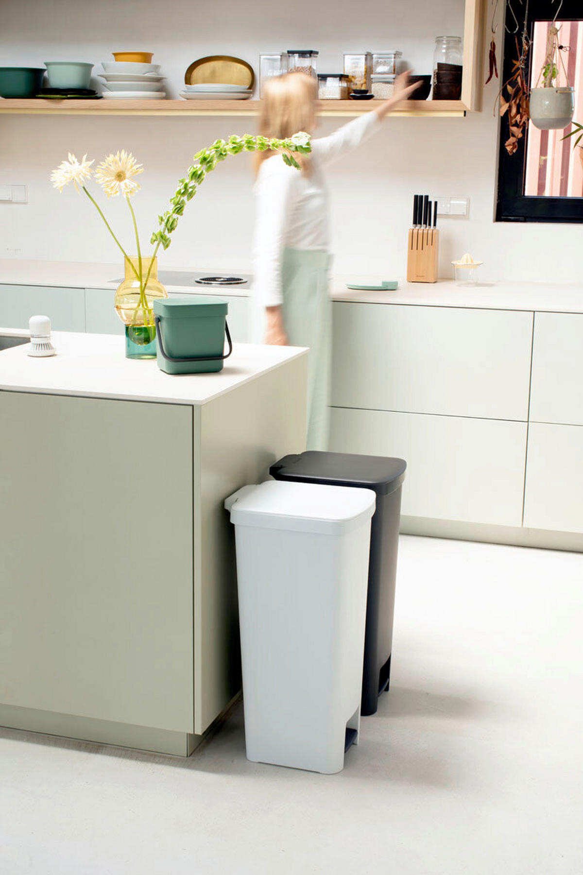 KOŠ ZA OTPAD  40 l   - svijetlo siva, Basics, plastika (28/66.6/35.2cm) - Brabantia