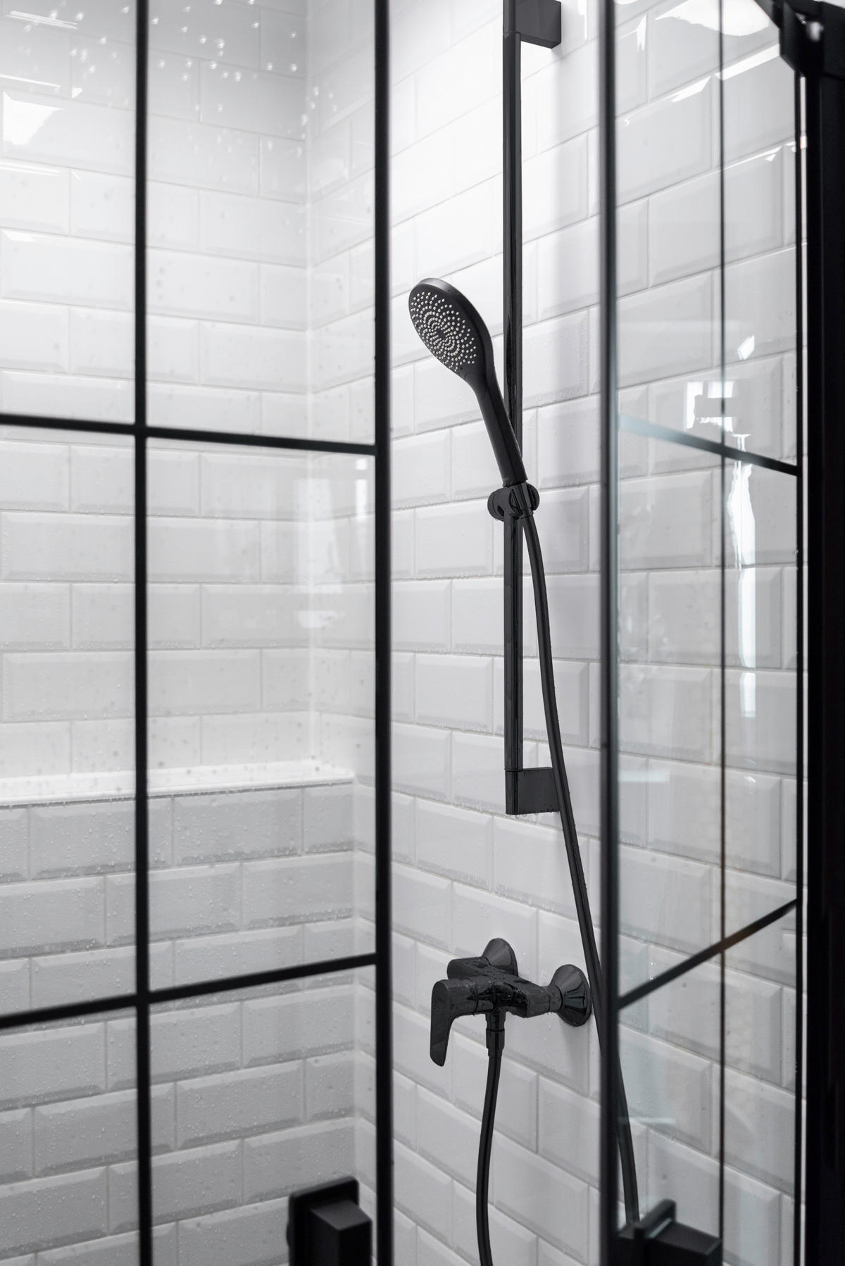 DUSCHKOPF   - Schwarz, Basics, Kunststoff (9,5cm) - Wenko