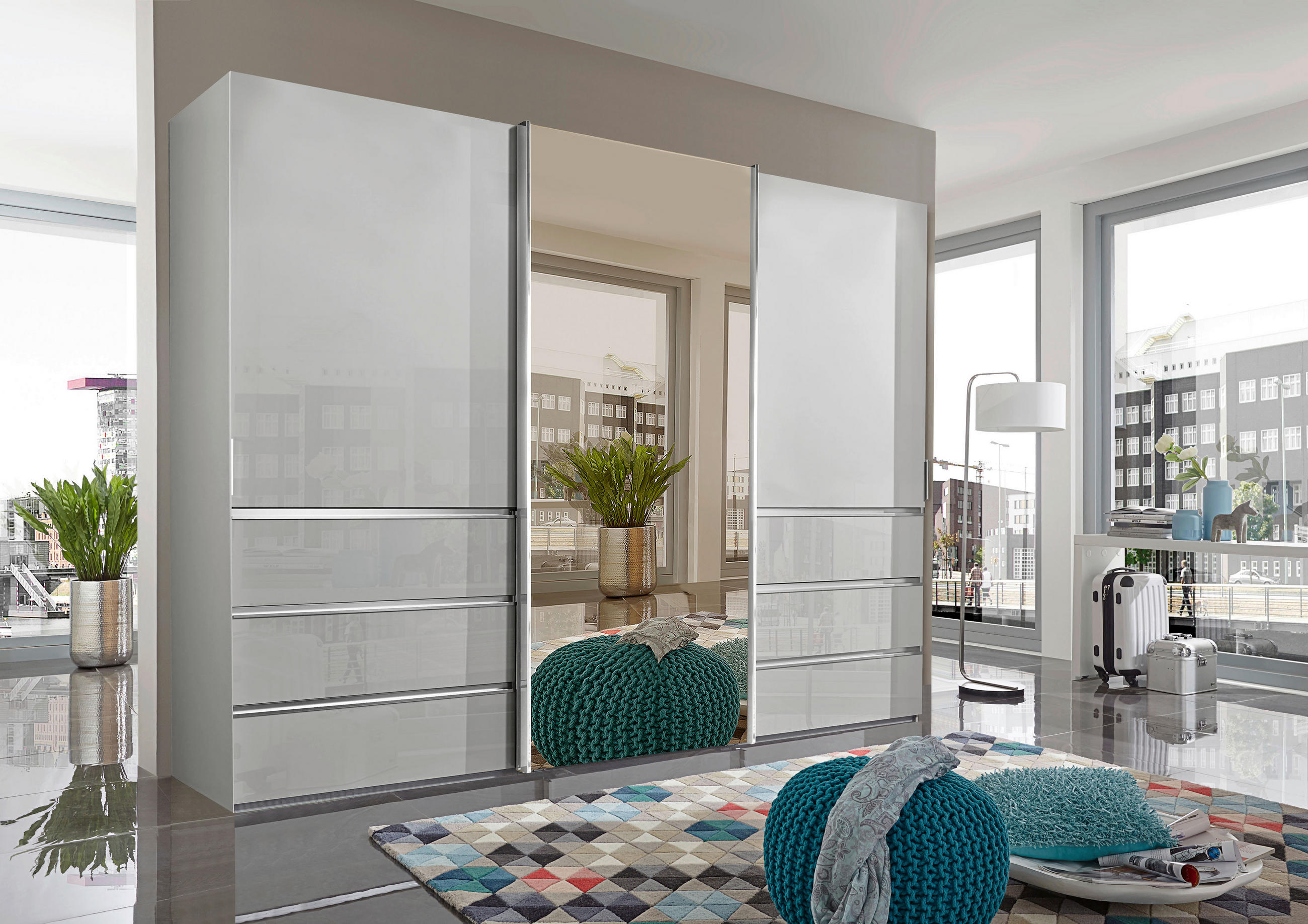SCHWEBETÜRENSCHRANK in Weiss  - Chromfarben/Weiss, Design, Glas/Holzwerkstoff (300/217/67cm) - Novel