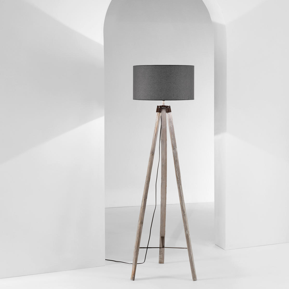 STEHLEUCHTE Luce Ambiente e Design 51/156 cm   - Hellgrau/Weiß, Trend, Holz/Textil (51/156cm)