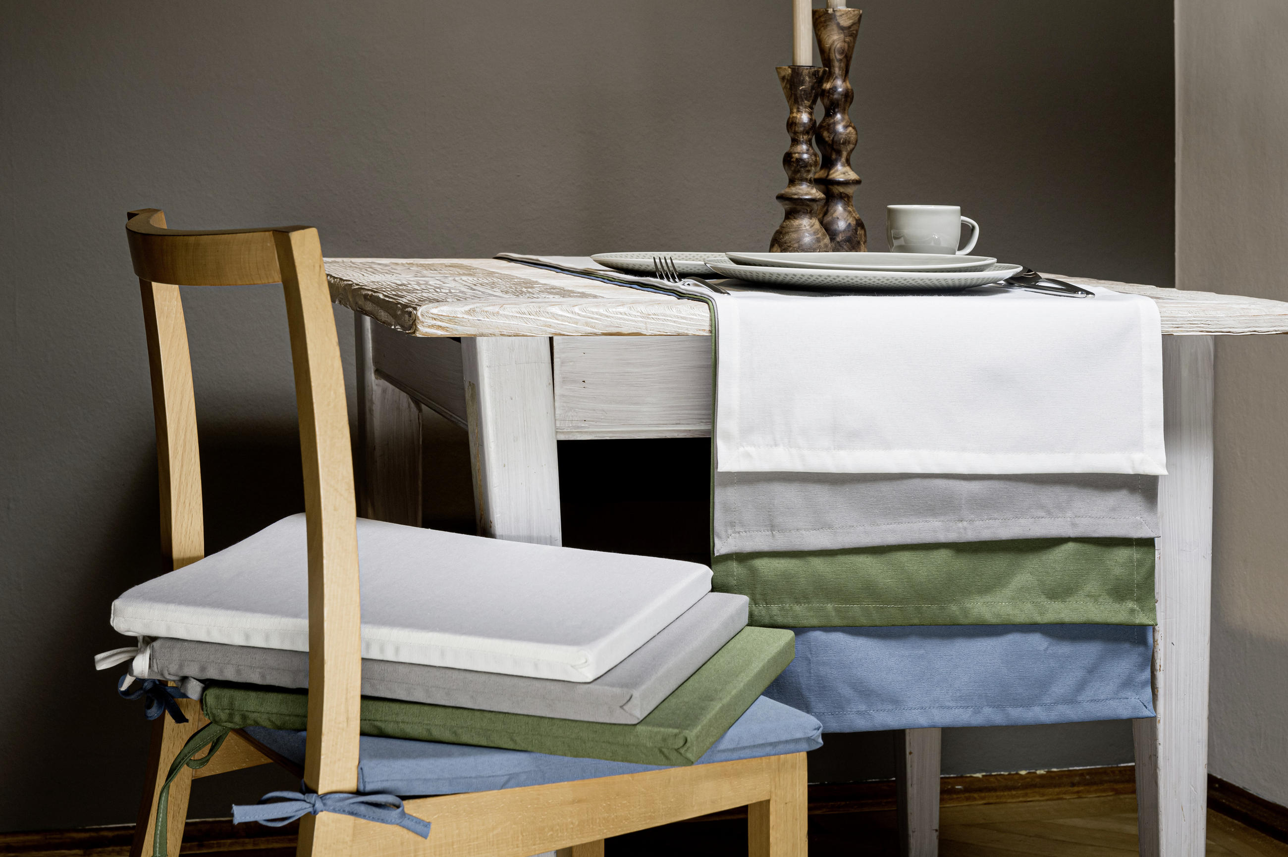 BĚHOUN NA STŮL, 40/150 cm, barvy stříbra - barvy stříbra, Basics, textil (40/150cm) - Boxxx