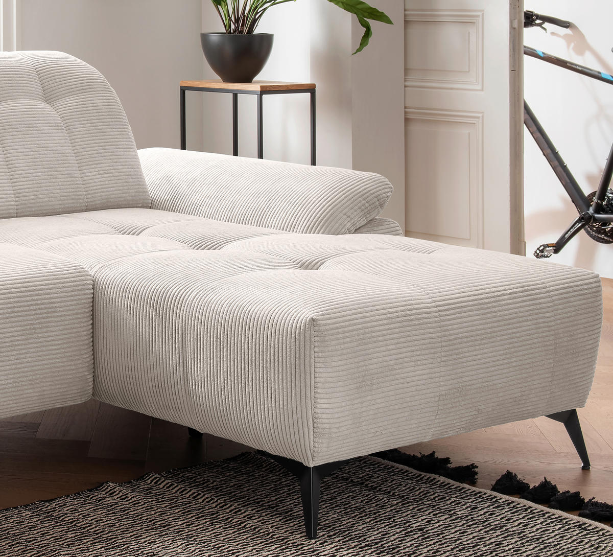 ECKSOFA FIORE in Cord Beige Kopfteilverstellung, Sitzvorzug  280/180 cm  - Beige/Schwarz, MODERN, Textil/Metall (280/180cm) - Livetastic