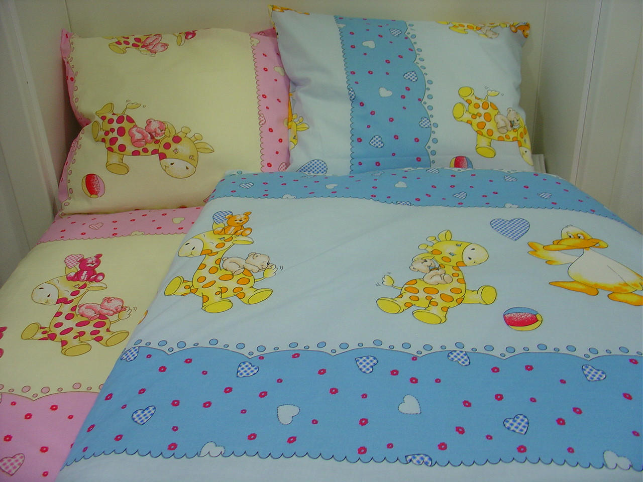 DEČJI SET ZA SPAVANJE      - višebojna, Osnovno, prirodni materijali (1cm)