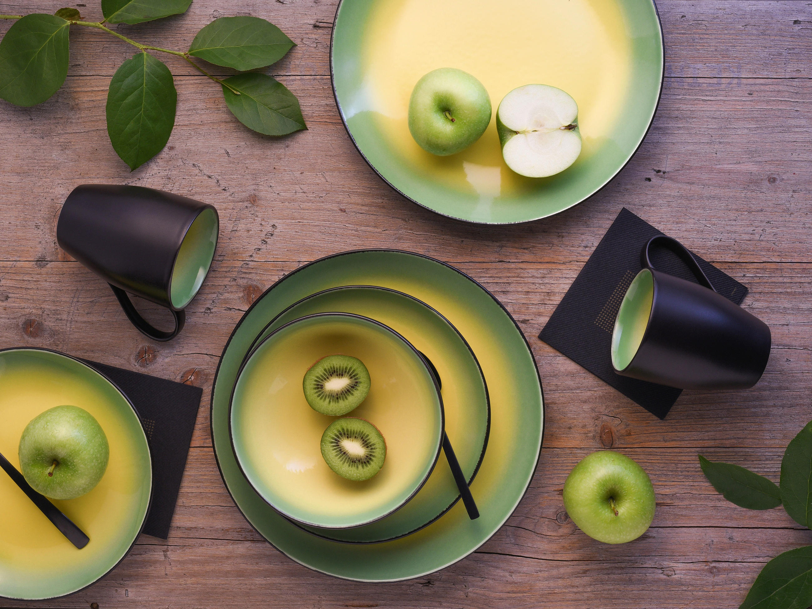 KOMPLETT SERVIS HOT - GREEN 16 delar  - grön/svart, Basics, keramik (35/34/35cm) - Creatable