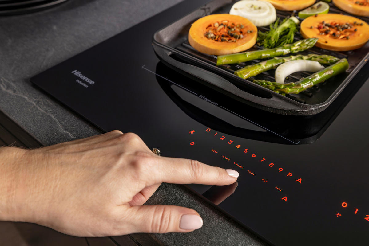 KOCHFELD-DUNSTABZUG-KOMBI HEH8443BSCWF  - Schwarz, Basics, Glas/Metall (83/23,3/52cm) - Hisense