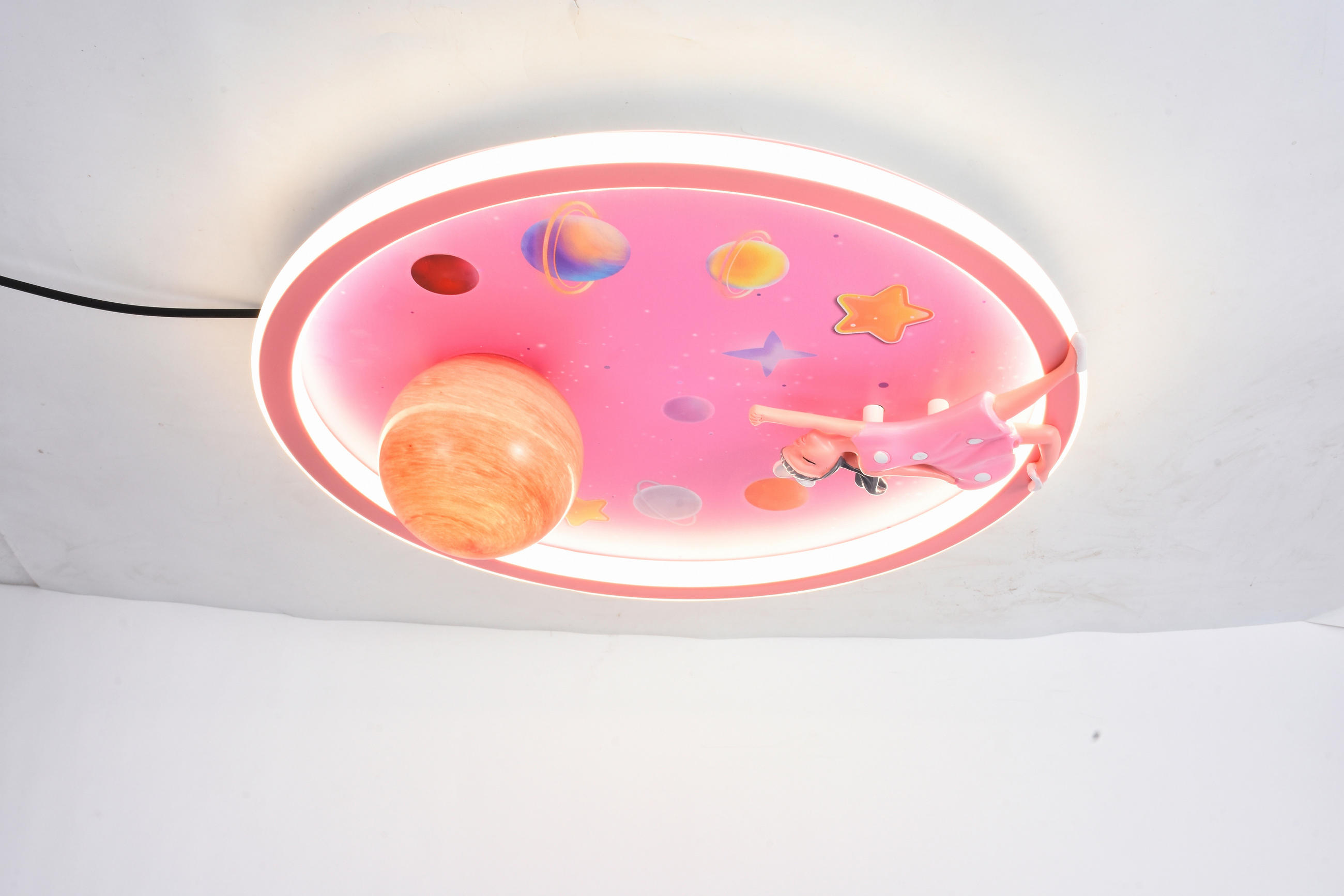 LED DEČJA PLAFONJERA - Dizajnerski, metal/plastika (50/15/50cm)