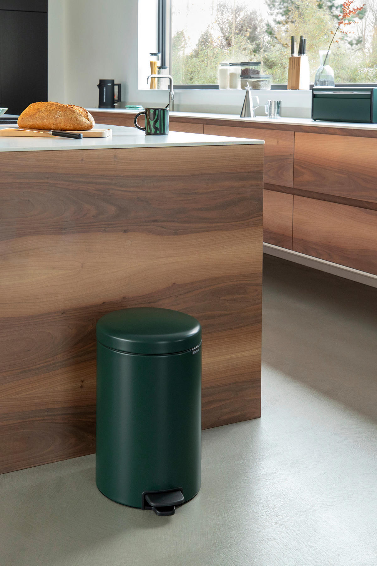 PEDÁLOS SZEMETES  - fekete/zöld, Basics, műanyag/fém (20l) - Brabantia