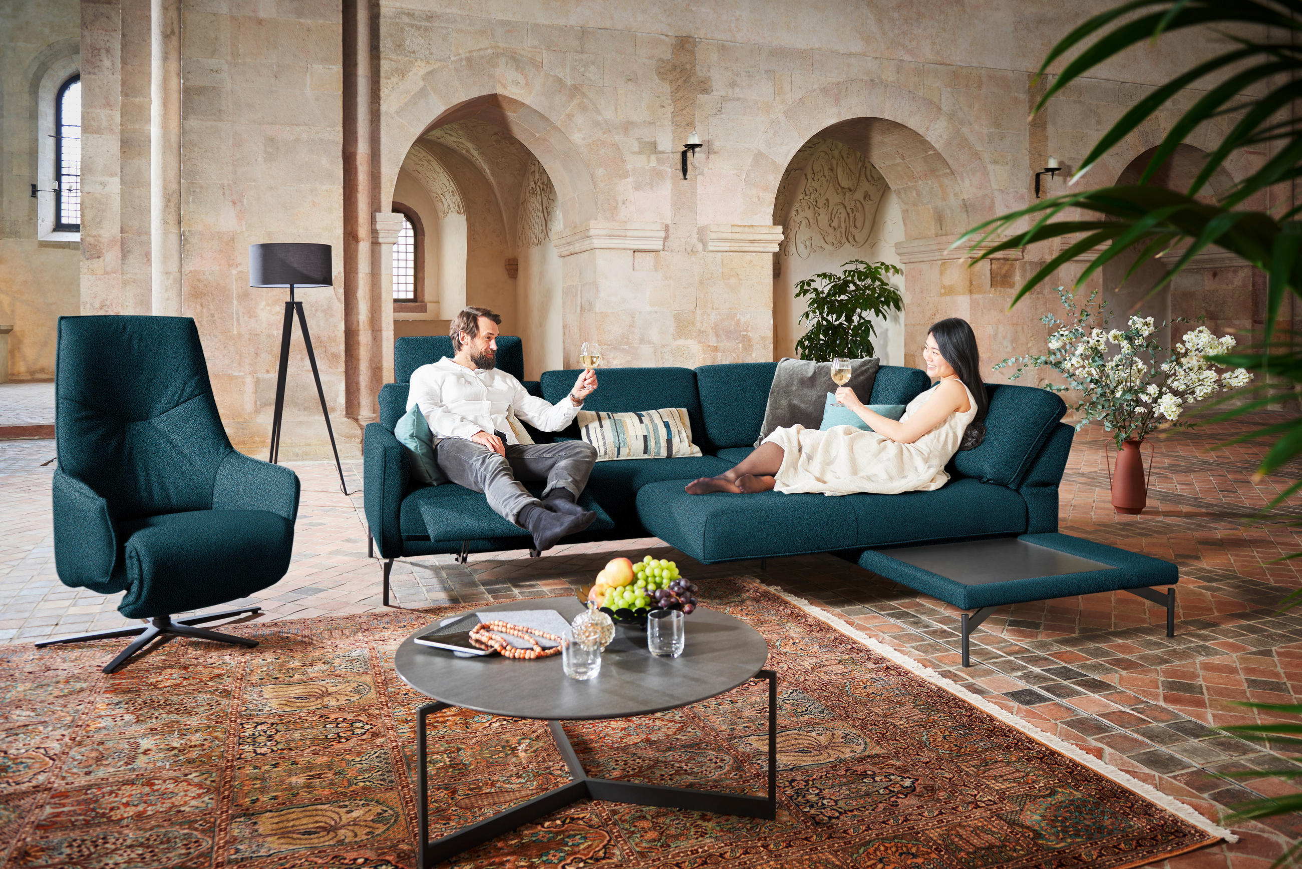 ECKSOFA in Flachgewebe, Struktur Petrol  - Anthrazit/Petrol, Design, Textil/Metall (254/230cm) - Johann Jakob