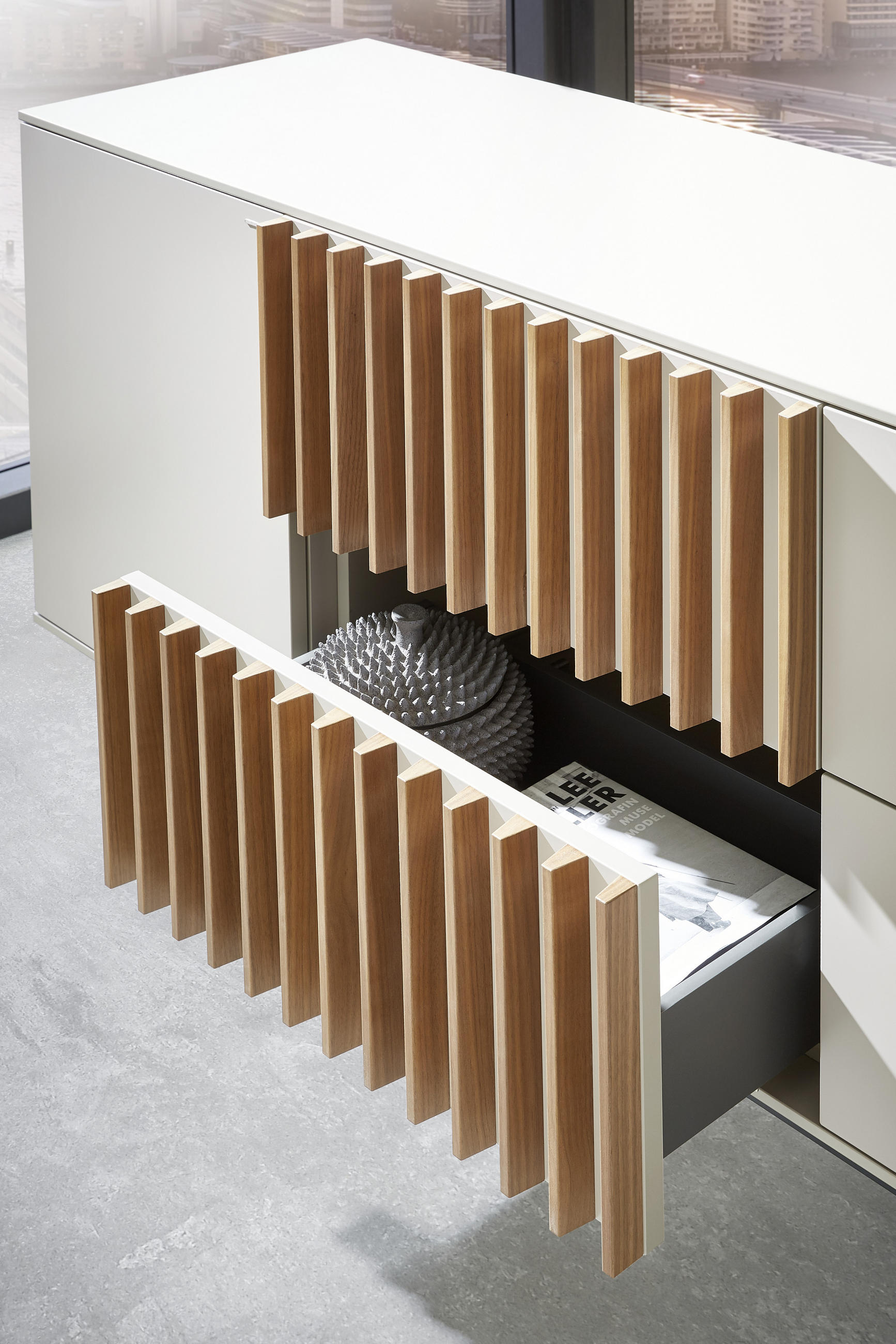 WOHNWAND Wildeiche furniert Weiß, Eichefarben  - Eichefarben/Schwarz, Design, Glas/Holz (308/216/47cm) - Ambiente
