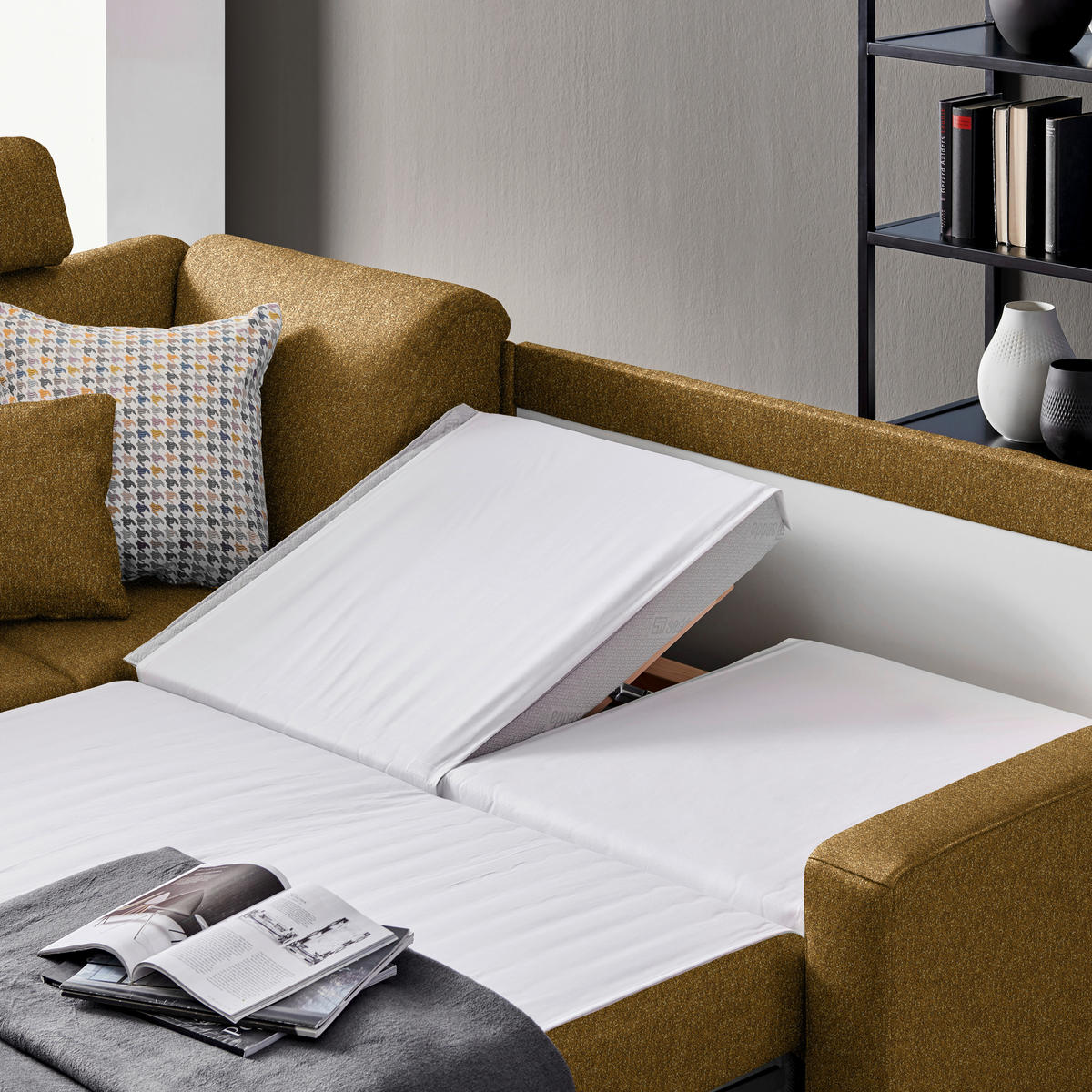 ECKSOFA  in Mikrovelours Senfgelb  208/227 cm  - Senfgelb/Alufarben, KONVENTIONELL, Textil/Metall (208/227cm) - Sedda