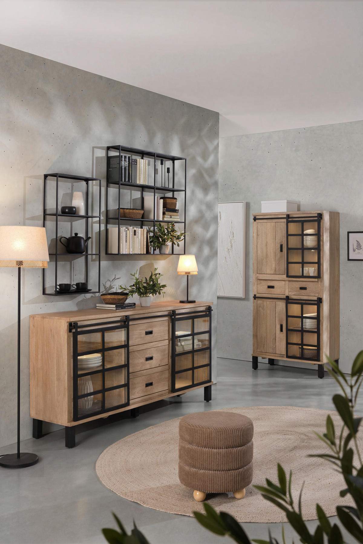 VITRINE Hartholz Mangoholz Schwarz, Graubraun  - Graubraun/Schwarz, Lifestyle, Glas/Holz (90/180/42cm) - Landscape