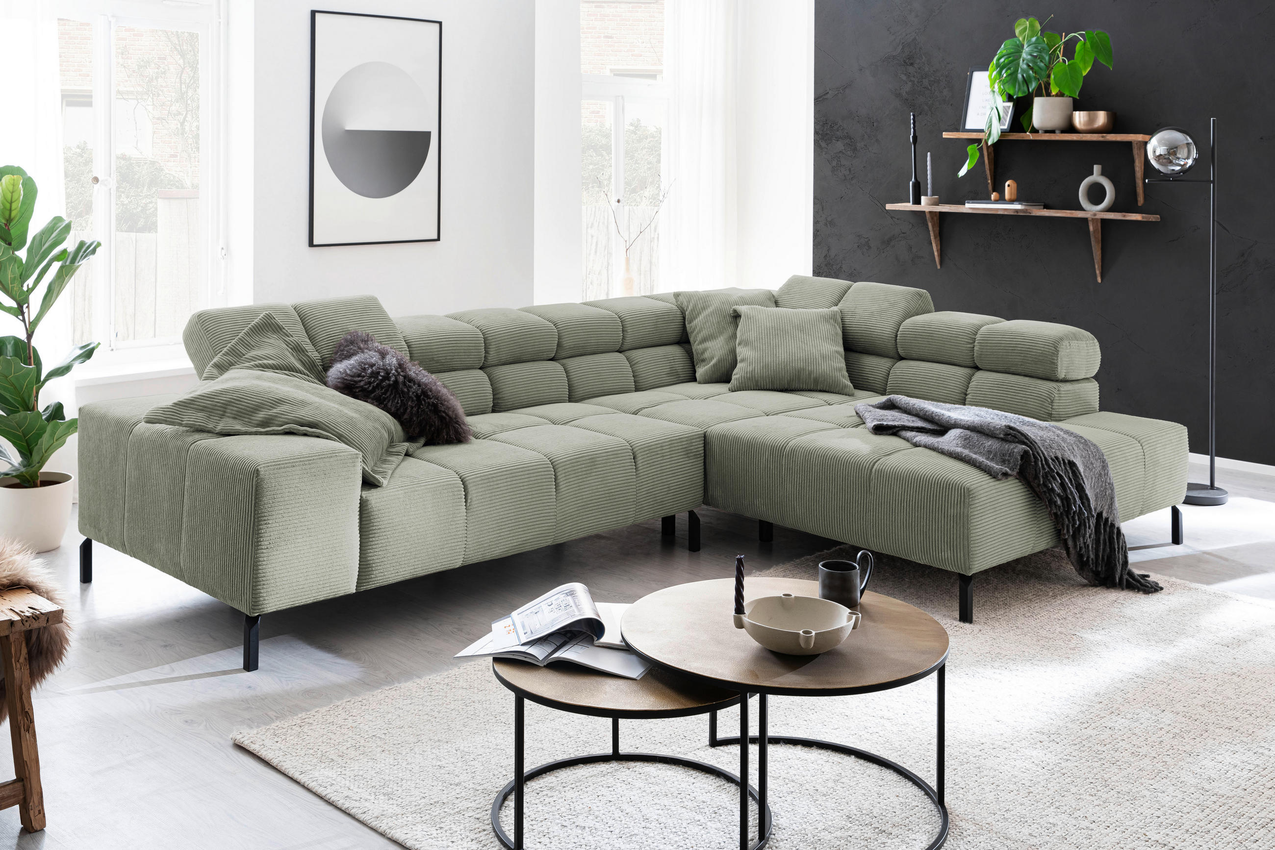 ECKSOFA inkl. Sitzvorzug Dunkelgrün Cord  - Dunkelgrün/Schwarz, Design, Textil/Metall (321/216cm) - Hom`in