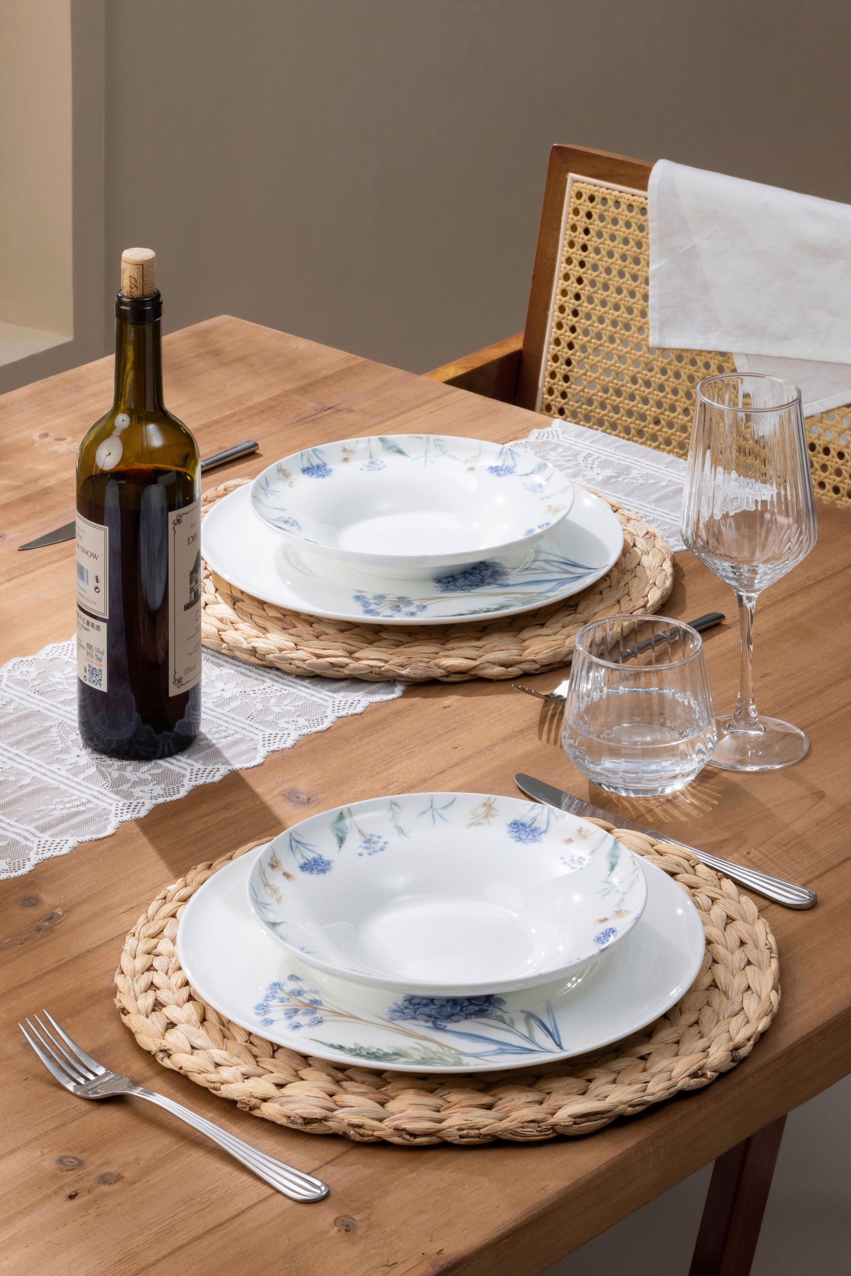 JEDÁLENSKÝ SERVIS jemný kostný porcelán (fine bone china) keramika  - viacfarebná, Trend, keramika - Novel