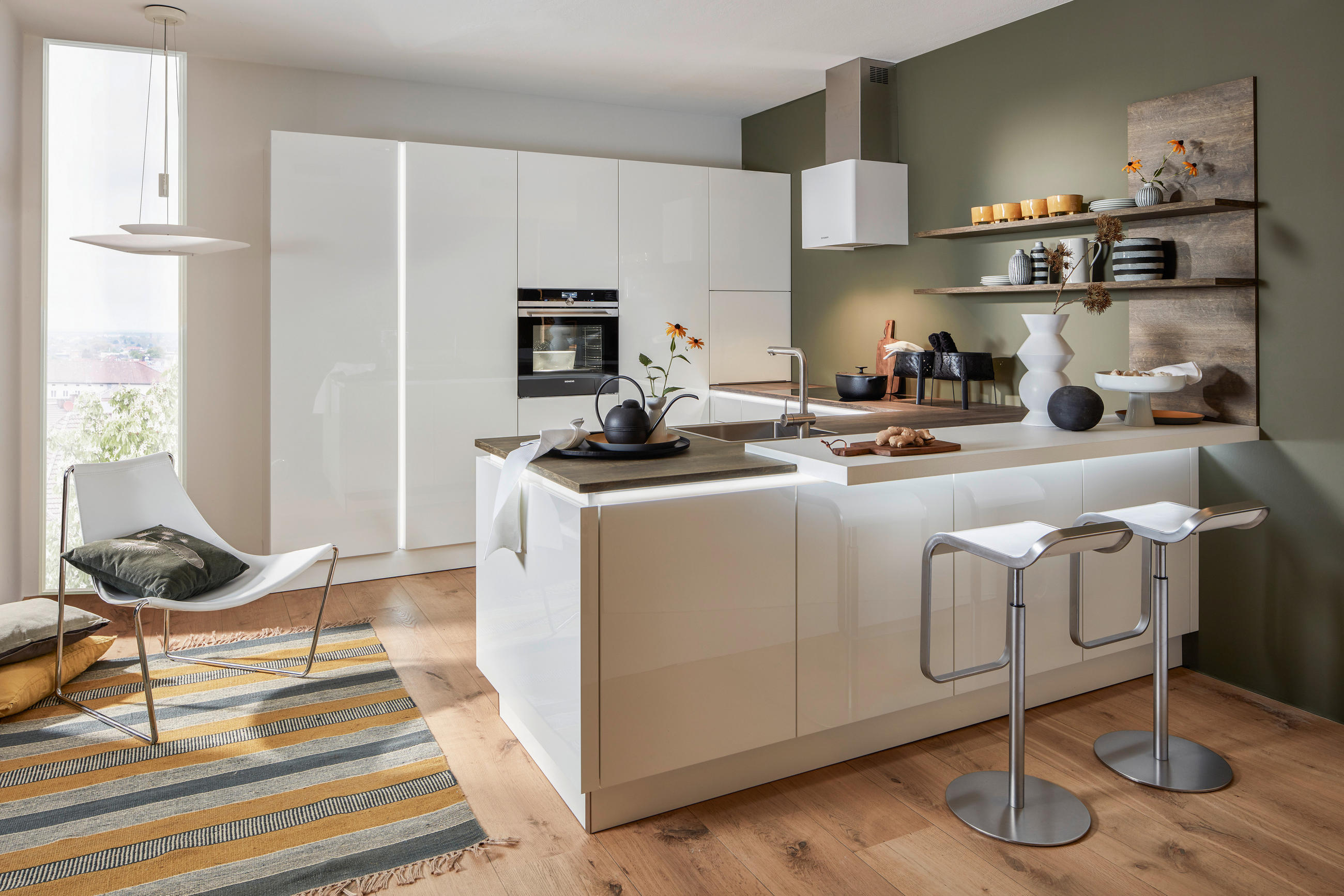 Bucătărie La Comandă   - alb/culoare lemn stejar, Design, material pe bază de lemn - Dieter Knoll