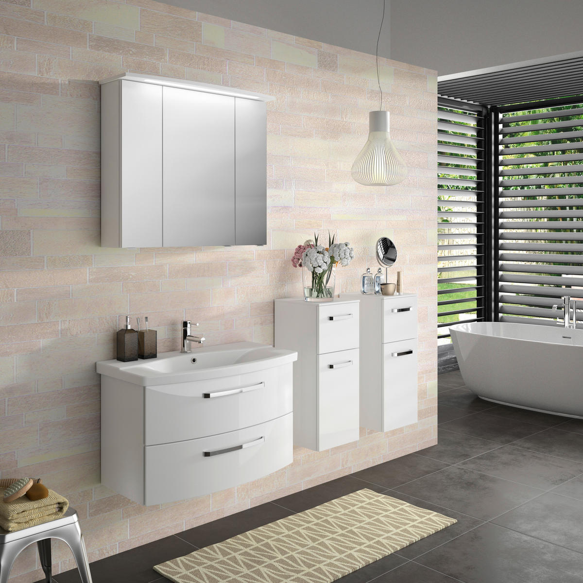 FÜRDŐSZOBABÚTOR - krómszínű/magasfényű fehér, Modern, faalapú anyag/üveg (84cm) - Sadena