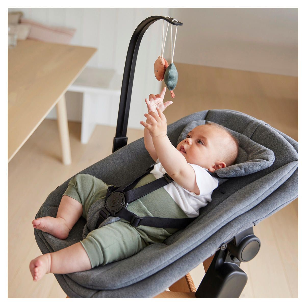 MOBILE Highchair Bouncer Mobile  - Basics (40/20/3,5cm) - Hauck