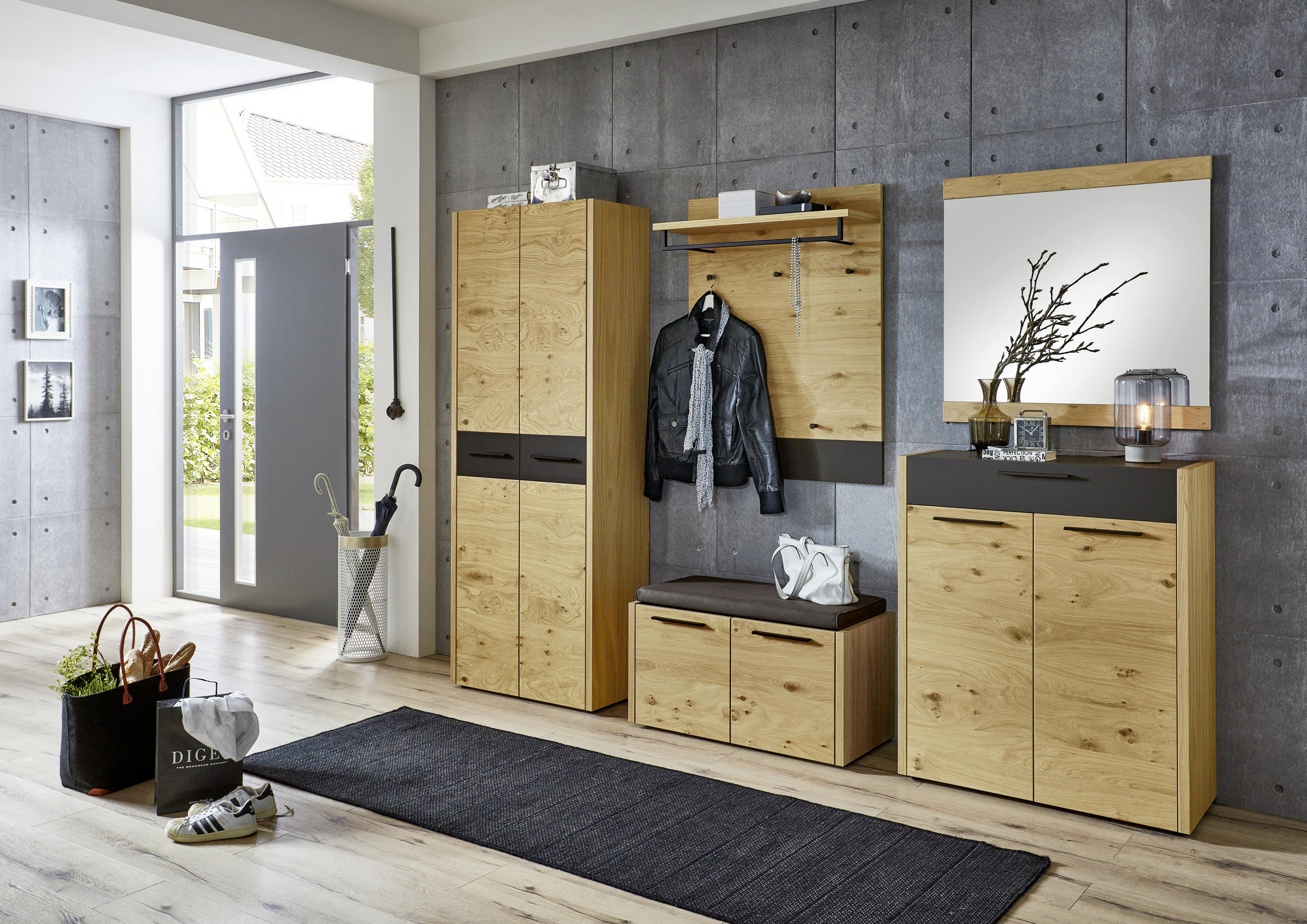 SCHUHSCHRANK Eiche, Balkeneiche furniert Schwarz, Eichefarben - Eichefarben/Schwarz, Design, Holz/Holzwerkstoff (86/103/37cm)