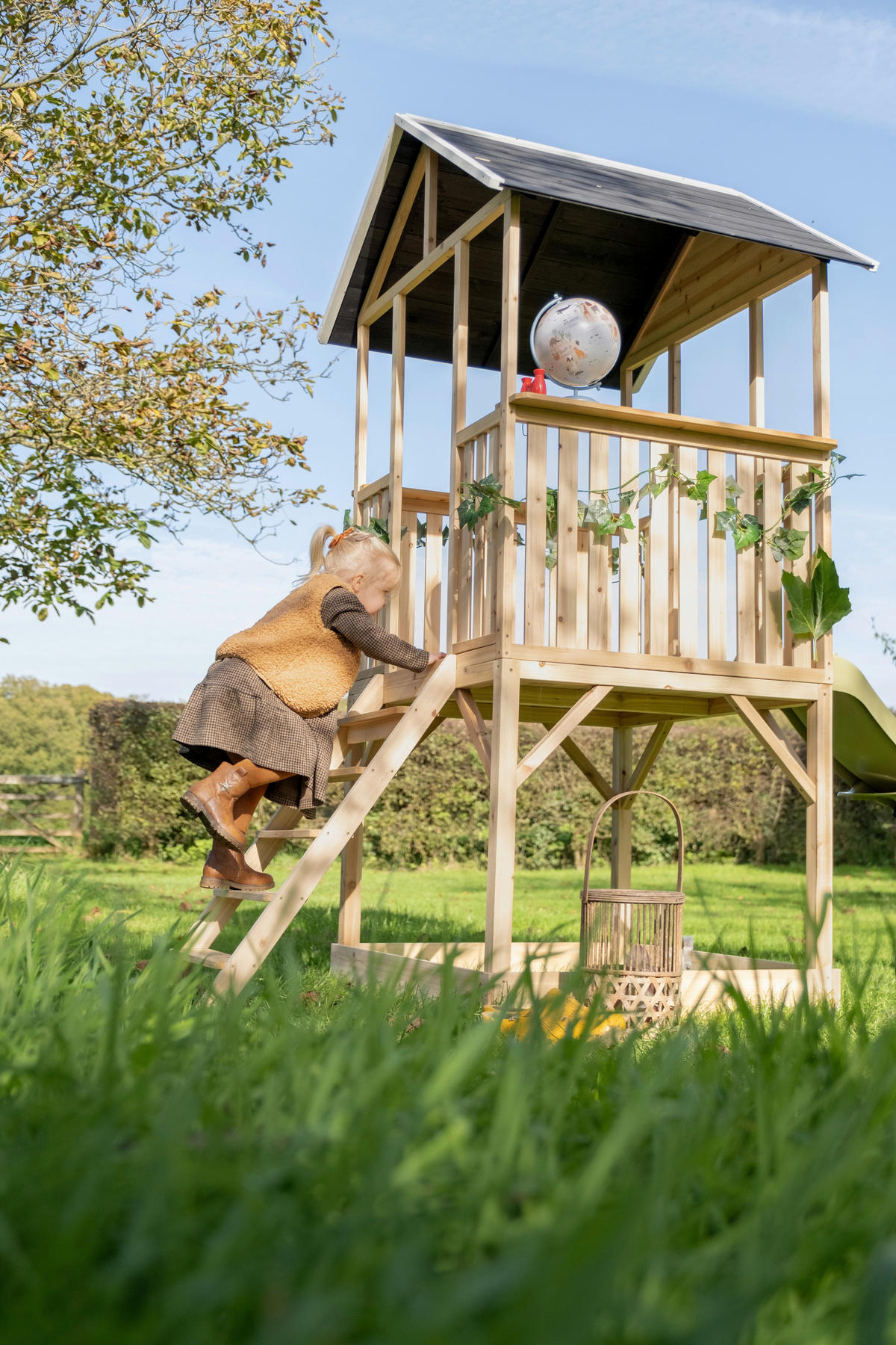 SPIELHAUS  - Naturfarben/Grün, KONVENTIONELL, Holz/Kunststoff (303/118/230,5cm) - EXIT Toys