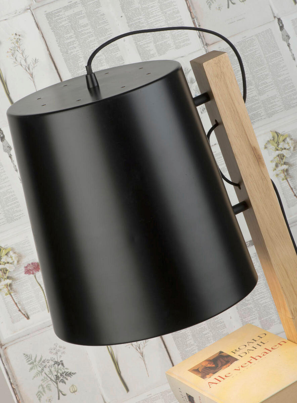 STOJACÍ LAMPA, 30/168/49 cm  - černá, Design, kov/dřevo (30/168/49cm) - It's about Romi