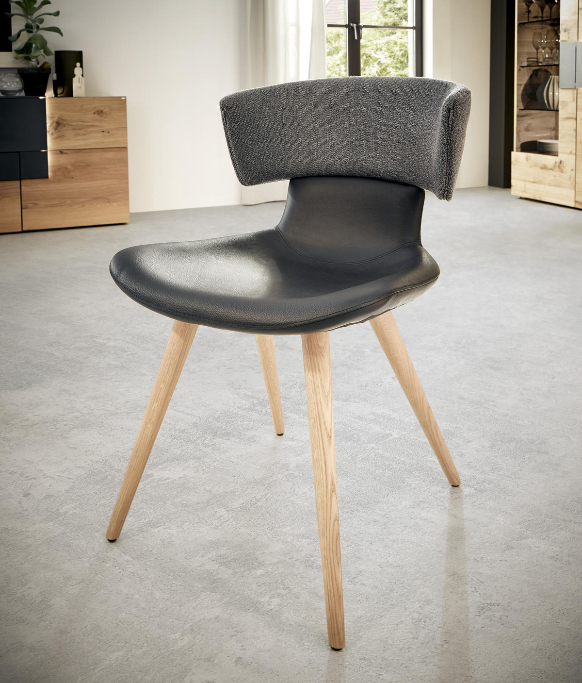 STUHL Flachgewebe Echtleder Schwarz, Eichefarben Wildeiche massiv  - Eichefarben/Schwarz, Natur, Leder/Holz (54/82,5/58cm) - Voglauer