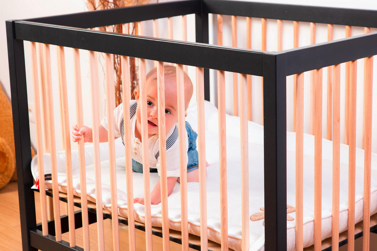LAUFGITTER Playpen 97 2023  98/78/82 cm  - Schwarz/Naturfarben, KONVENTIONELL, Holz/Kunststoff (98/78/82cm) - Childhome