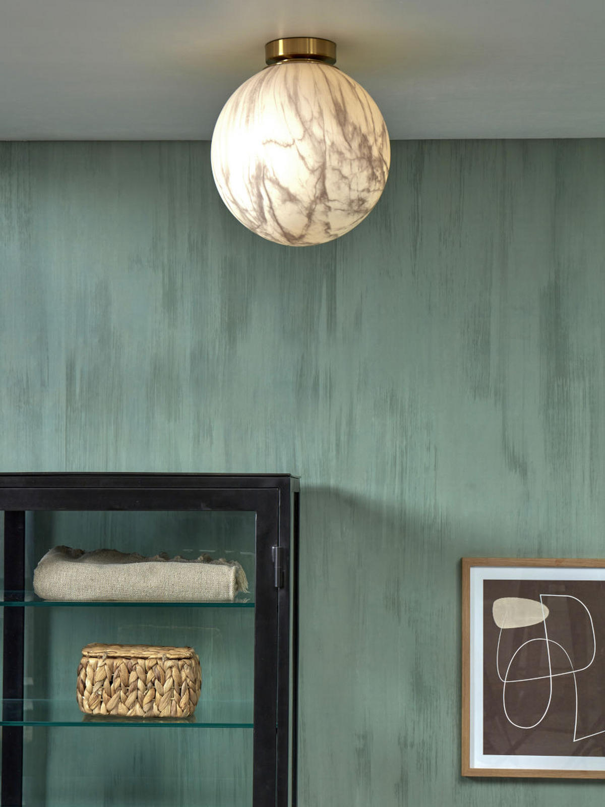 TAKLAMPA Carrara Globus 28 cm  - vit/guldfärgad, Basics, metall/glas (28cm) - It's about Romi