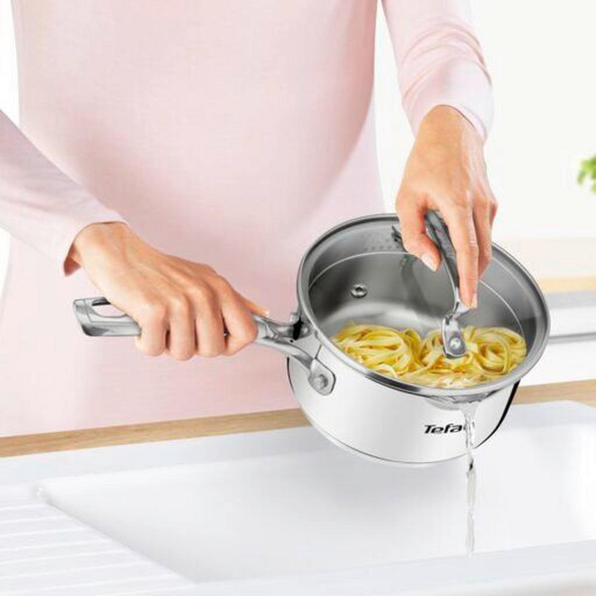 NYELES LÁBAS 1.4 l  - világosszürke, Basics, üveg/fém (13.4cm) - Tefal