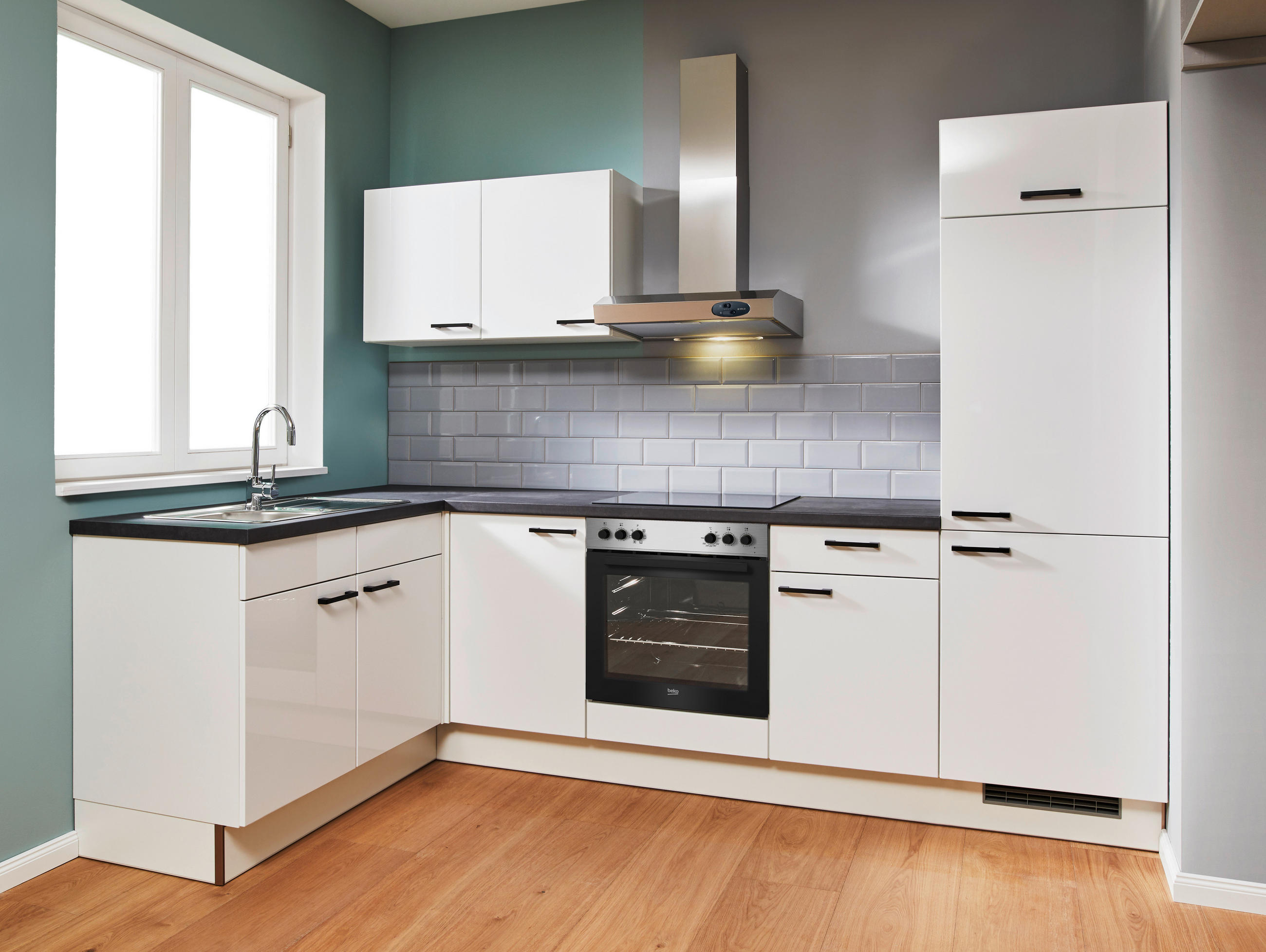 ECKKÜCHE 165/285 cm  in Graphitfarben, Weiß Hochglanz  - Weiß Hochglanz/Schwarz, Design, Holzwerkstoff/Metall (165/285cm) - Pino