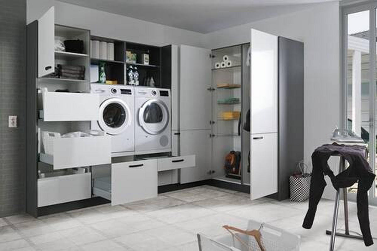HAUSWIRTSCHAFTSRAUM  in Anthrazit, Weiß  - Anthrazit/Weiß, Basics, Holzwerkstoff (310/190cm) - Express