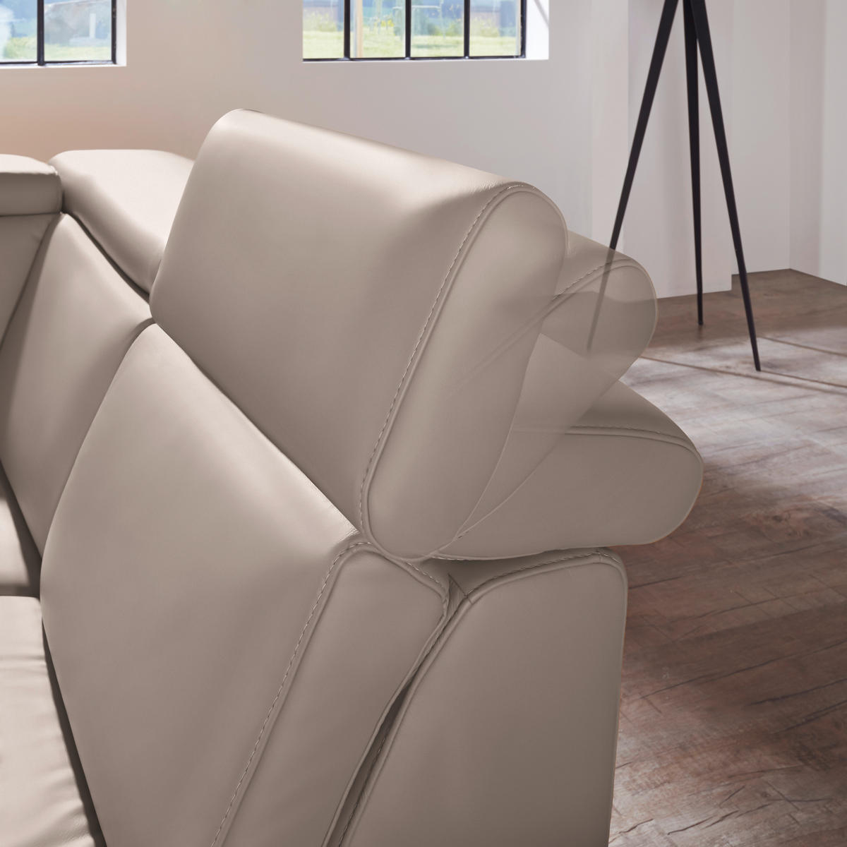ECKSOFA in Echtleder Fango  - Fango/Alufarben, Design, Leder/Metall (271/239cm) - Cantus