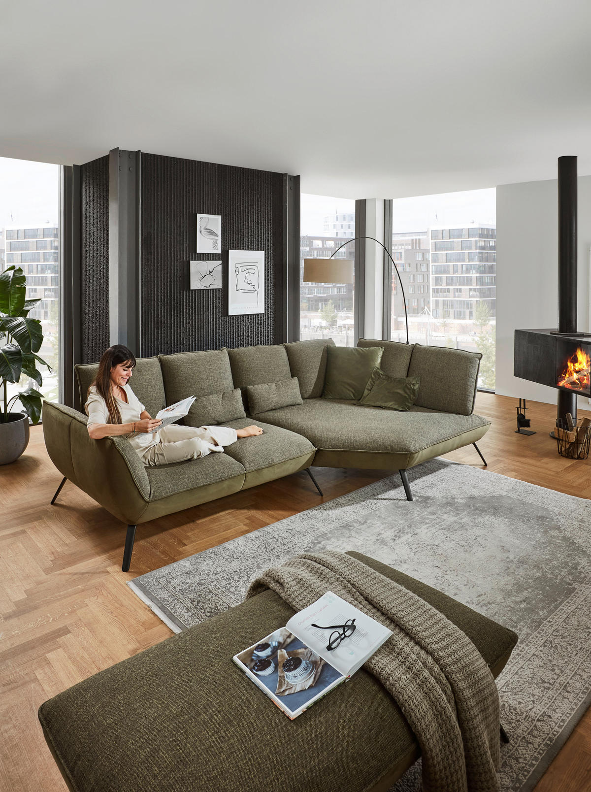 ECKSOFA in Flachgewebe Olivgrün  - Schwarz/Olivgrün, Design, Textil/Metall (320/169cm) - Moderano