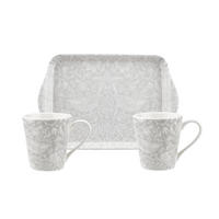 Ett kaffemugg set som består av två muggar som är tillverkade av porslin och en bricka