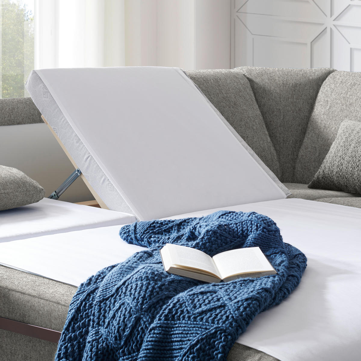 WOHNLANDSCHAFT in Chenille Hellgrau  - Hellgrau/Alufarben, KONVENTIONELL, Kunststoff/Textil (236/322/158cm) - Sedda