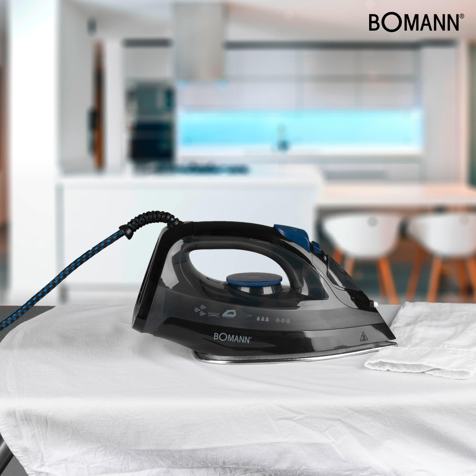 DAMPFBÜGELEISEN   - Blau/Schwarz, Basics, Kunststoff/Metall (26,5/14/11cm) - Bomann