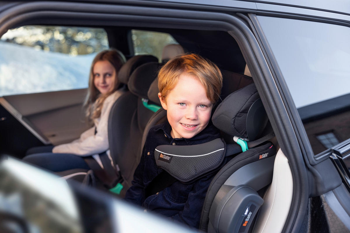 DJEČJA AUTOSJEDALICA  IZI FLEX FIX 2 I-SIZE  - crna, Basics, tekstil/plastika (7kg) - Besafe