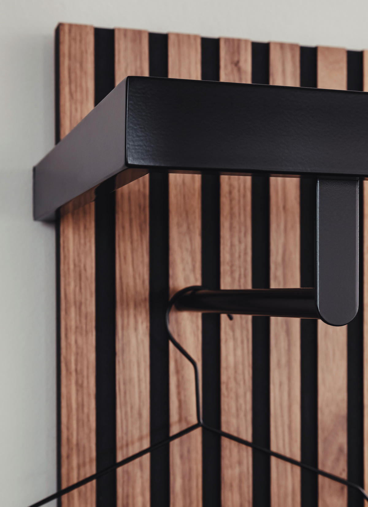 GARDEROBENPANEEL  in 63/180/30 cm  - Anthrazit/Nussbaumfarben, Design, Holz/Holzwerkstoff (63/180/30cm) - Moderano