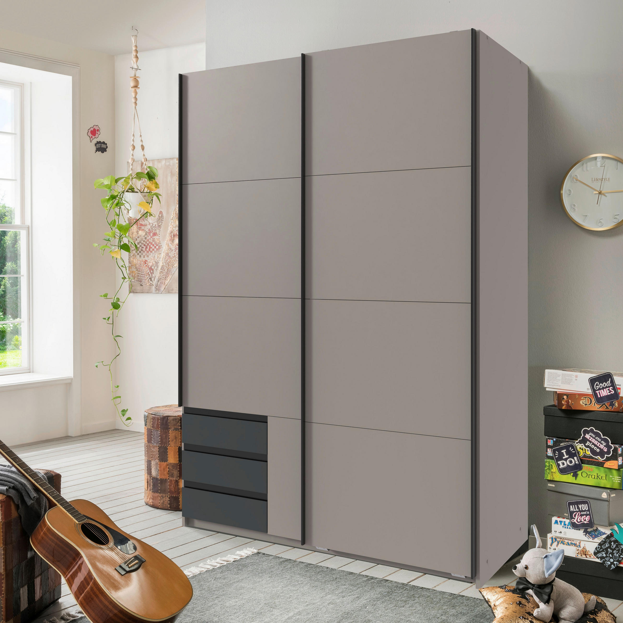 SCHWEBETÜRENSCHRANK Graphitfarben, Grau, Sahara  - Graphitfarben/Schwarz, Design, Holzwerkstoff/Metall (135/198/65cm) - Carryhome