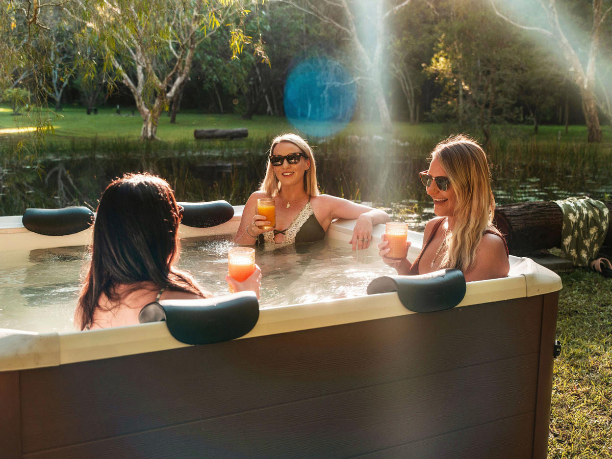 WHIRLPOOL MSPA OSLO AMBER 160/160/65 cm  - Braun, KONVENTIONELL, Kunststoff (160/160/65cm)