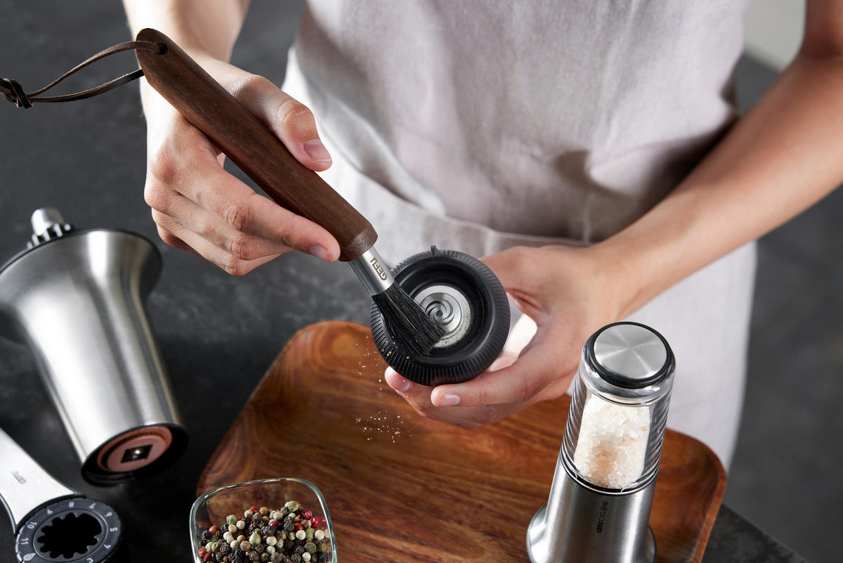 MAHLWERKPINSEL DUSTO  - Design, Leder/Holz (18/5/2cm) - Gefu