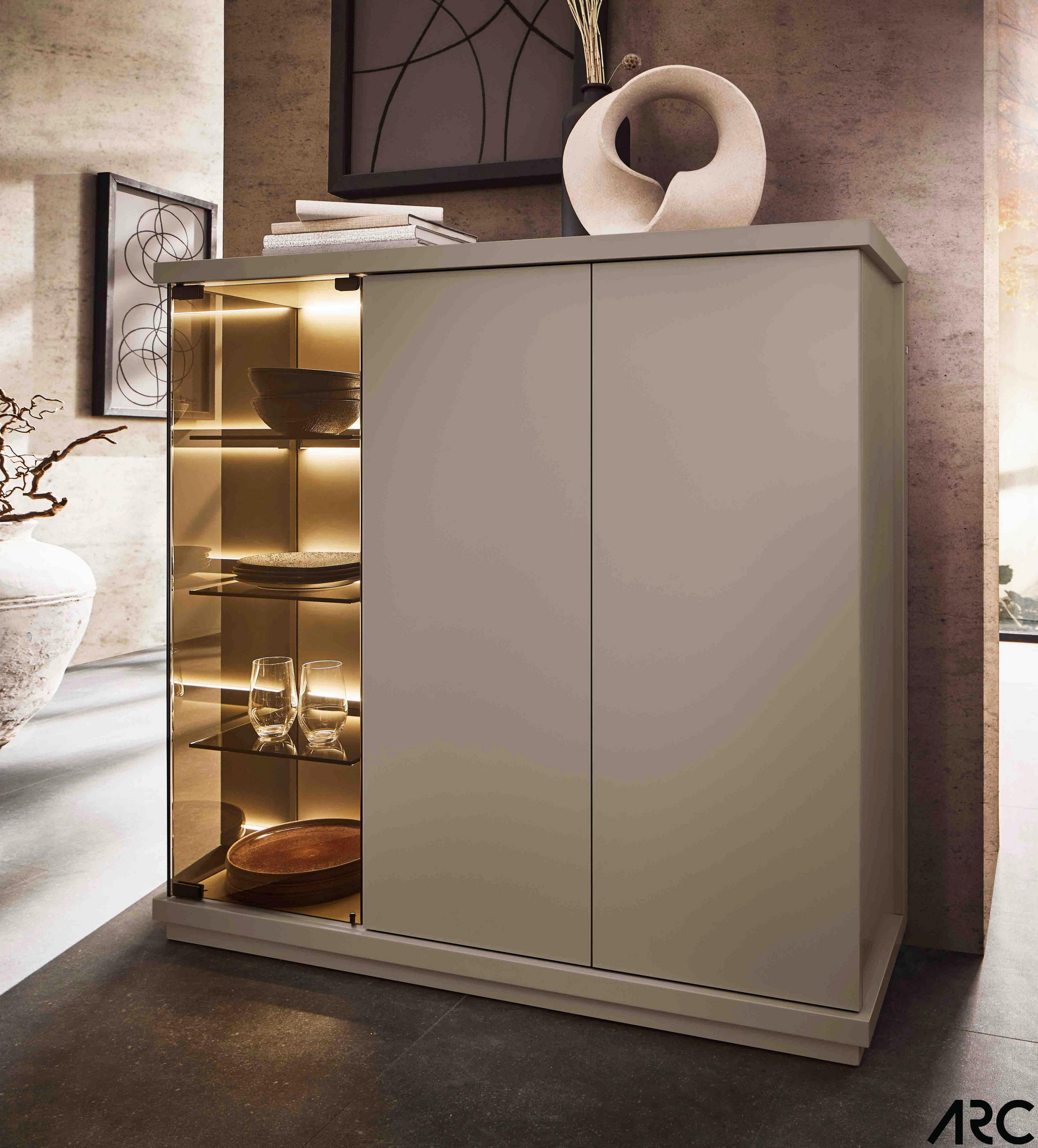 VITRINA, furnirano hrast  - Design, steklo/leseni material (117/128/38cm) - Belluti