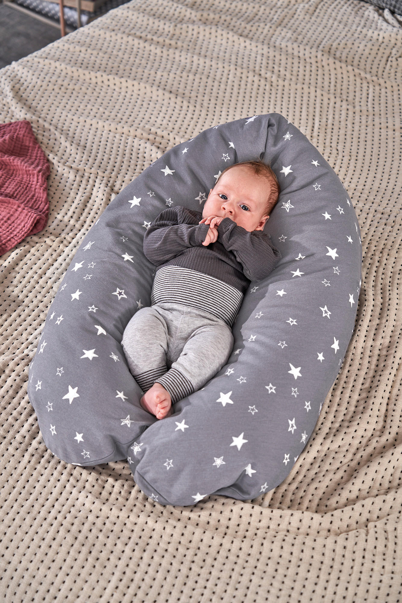 Thumbnail - Theraline Stillkissen, Schlamm, Taupe, Textil, ca. 42 L, Füllung: Polystyrol, feine Perlen, Oeko-Tex® Standard 100, Bezu...