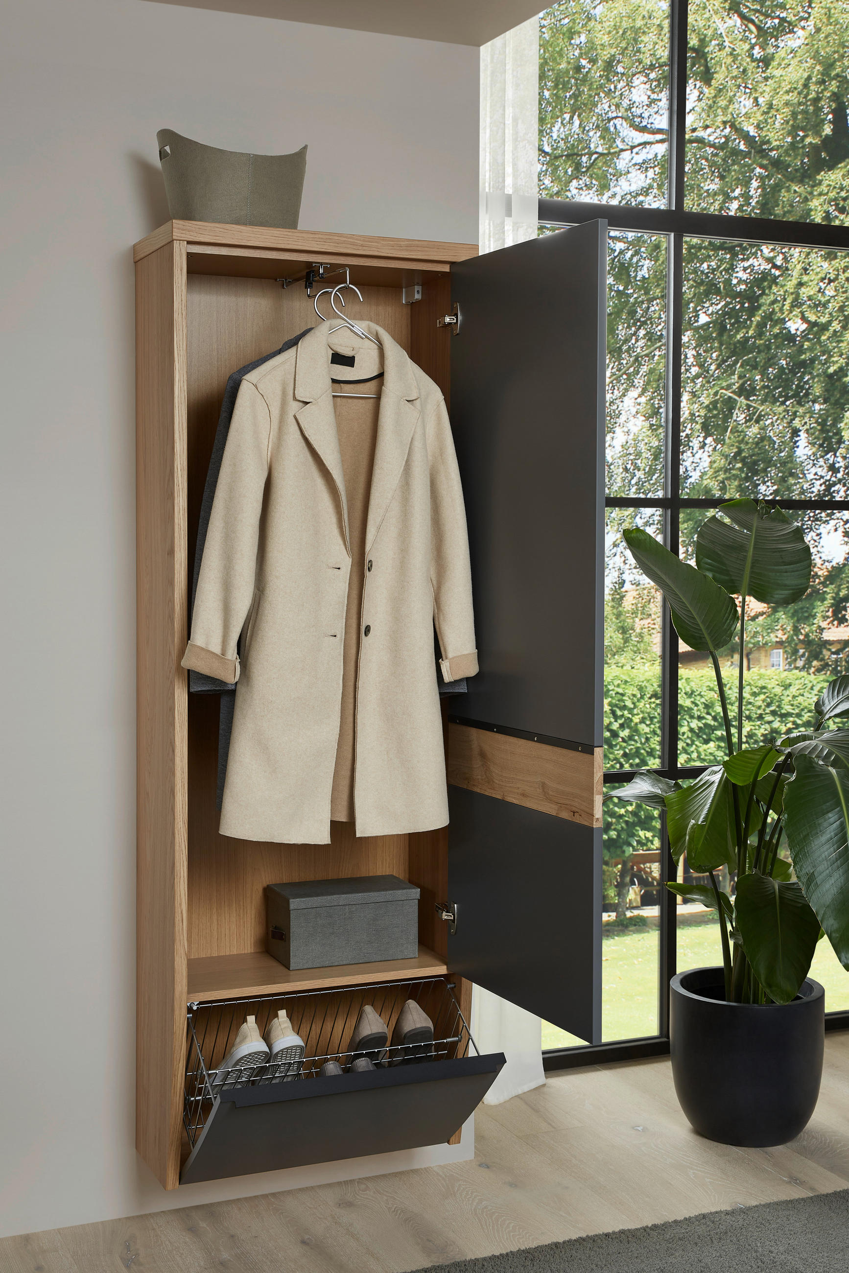 Thumbnail - Dieter Knoll Garderobenschrank, Grau, Eiche, Holzwerkstoff, furniert, massiv, 1 Fächer, 64x187x31 cm, Made in Germany, B...