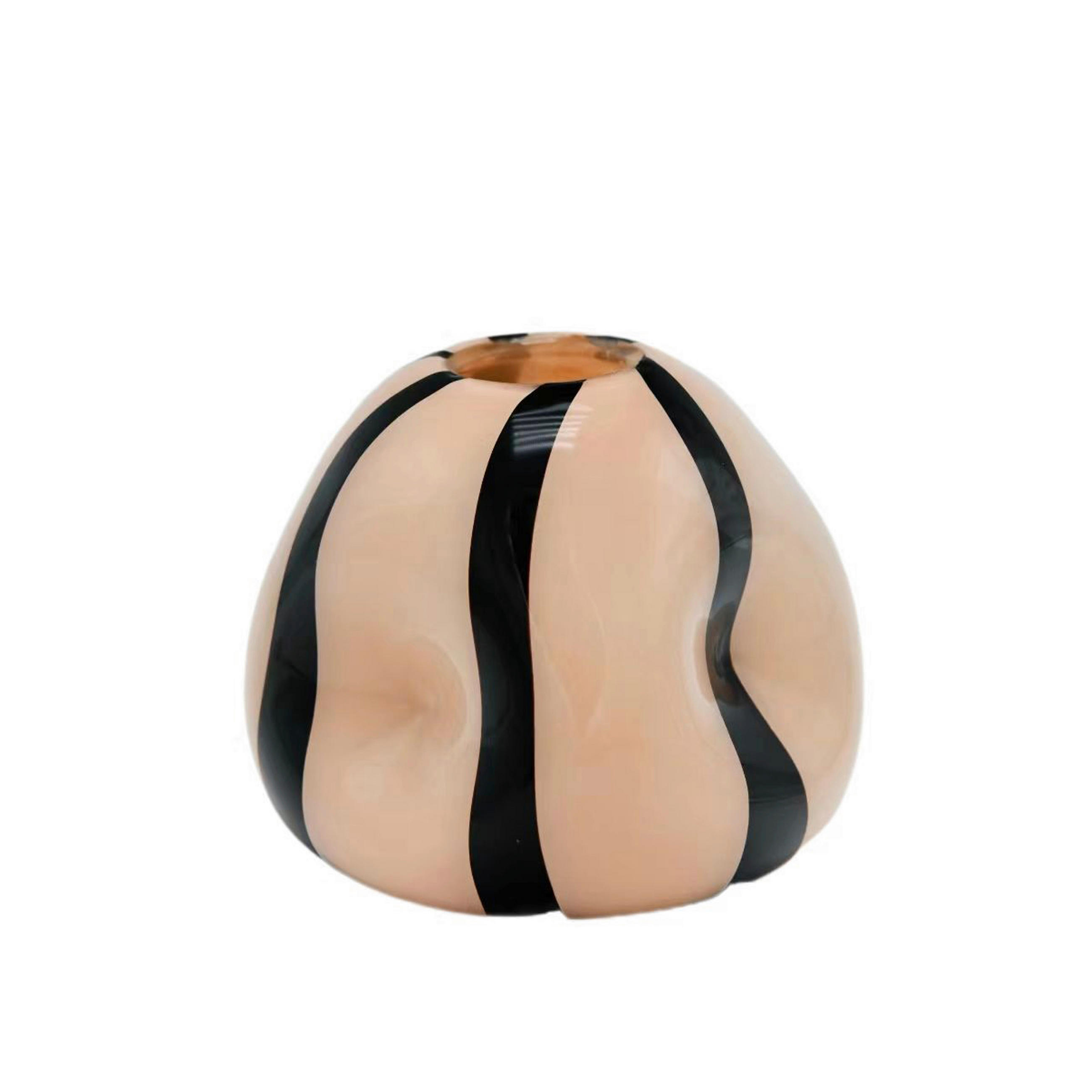 VAS 18 cm  - svart/cremefärgad, Design, glas (21/18cm) - Ambia Home