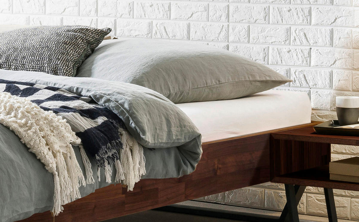 BETT 140/200 cm,  in Schwarz, Nussbaumfarben  - Nussbaumfarben/Schwarz, KONVENTIONELL, Holz/Metall (140/200cm) - Hasena