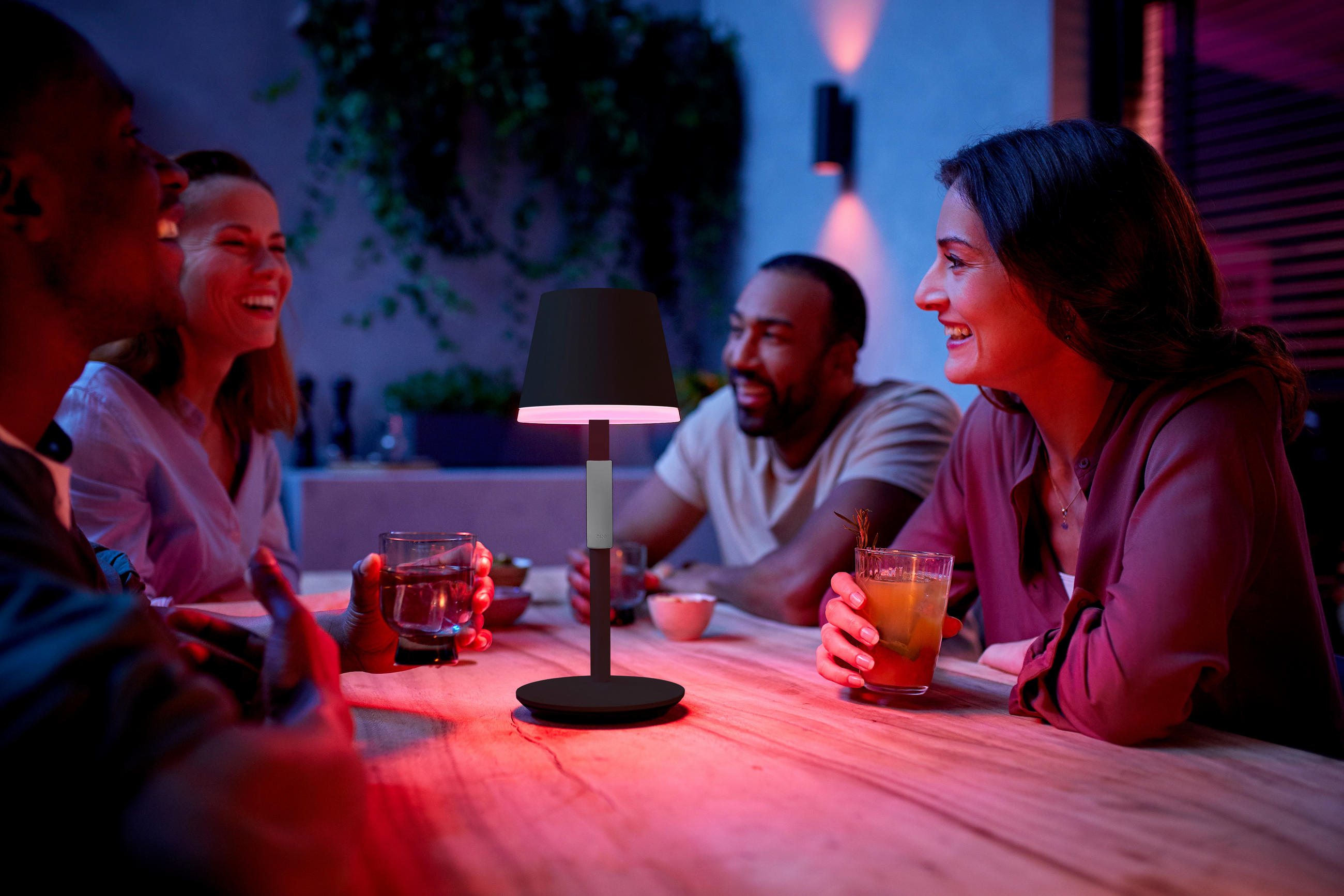 AKKU-TISCHLEUCHTE - Schwarz, Design, Metall (14,2/35cm) - Philips HUE