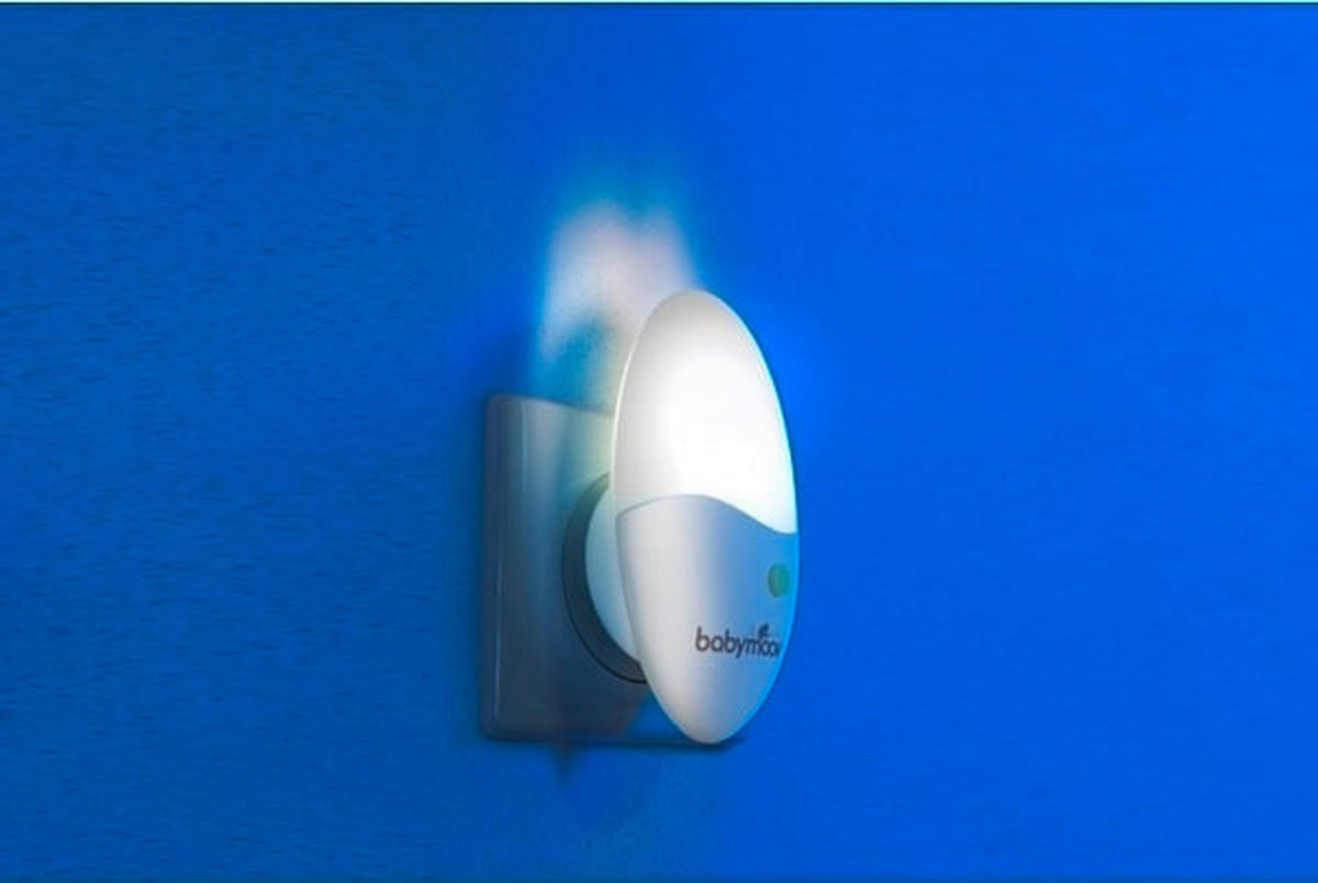 OTROŠKA NOČNA SVETILKA  WALL NIGHTLIGHT //// - bela, Basics, umetna masa (15.5/7/23.5cm) - Babymoov