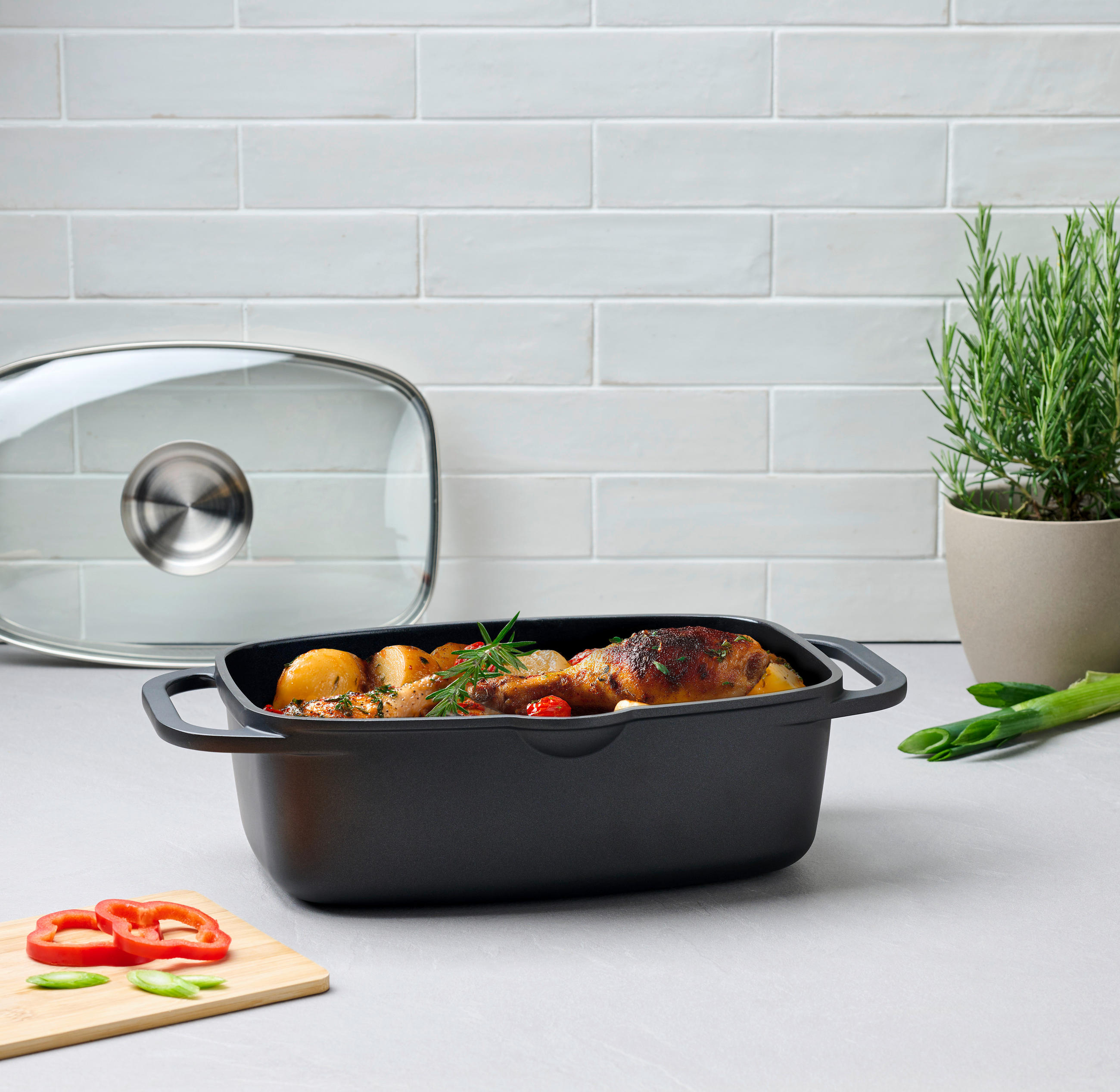PEKÁČ 6 l - černá/čiré, Basics, kov/sklo (33/21,5/11cm) - Homeware Profession.
